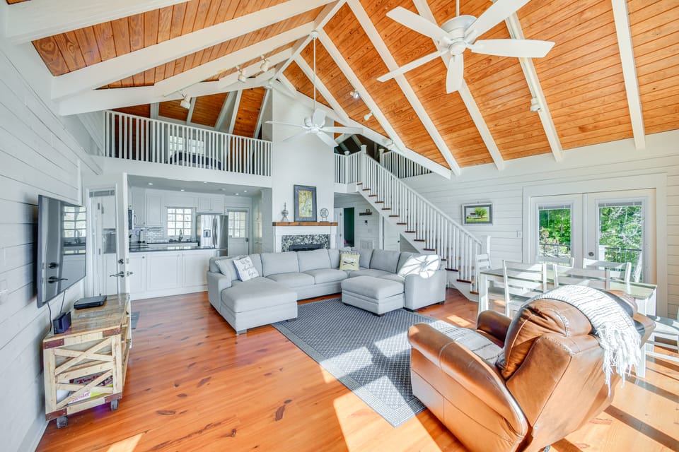 Dock + Panoramic Views: Guntersville Lake Retreat! House in Alabama