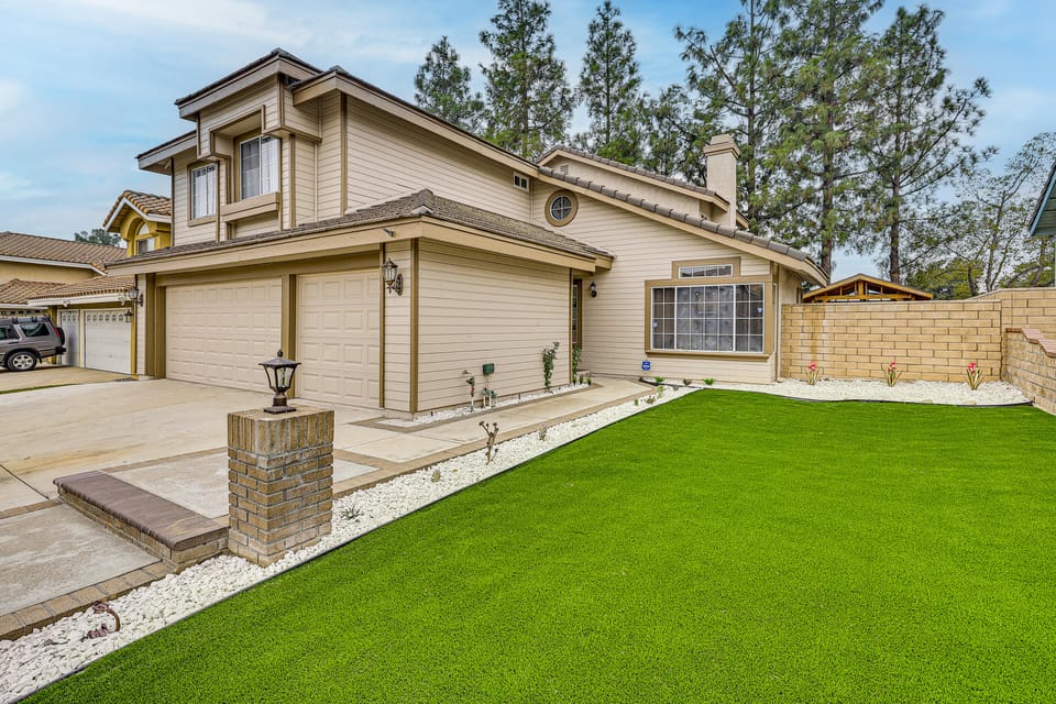 2 Mi to Victoria Gardens: Rancho Cucamonga Haven House in Rancho Cucamonga