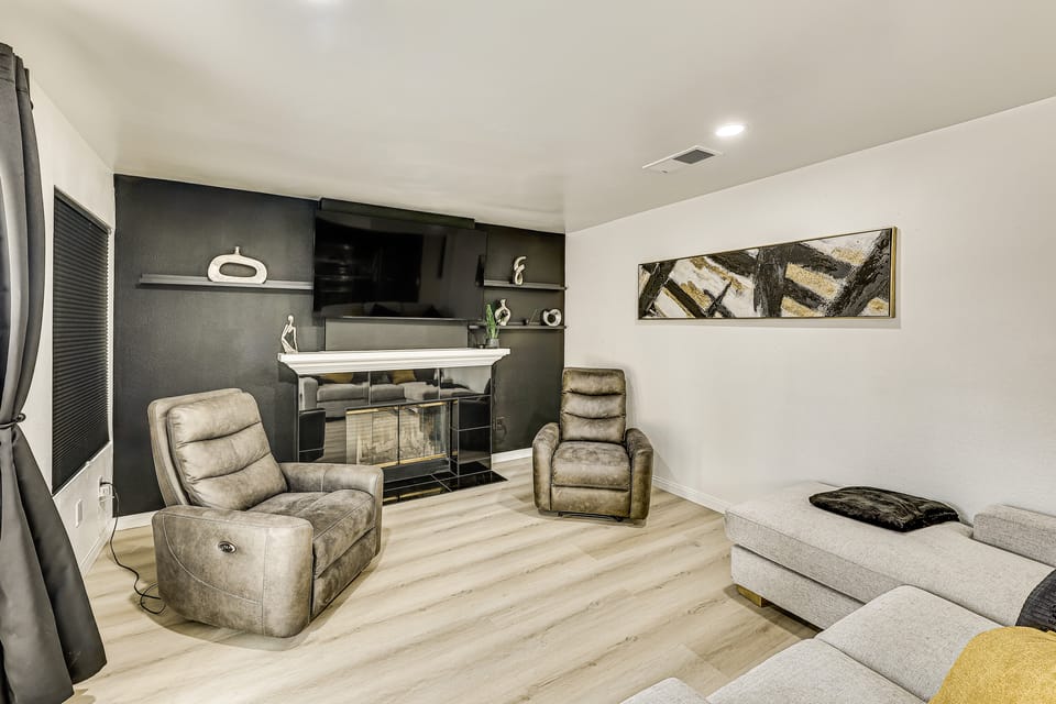 2 Mi to Victoria Gardens: Rancho Cucamonga Haven House in Rancho Cucamonga