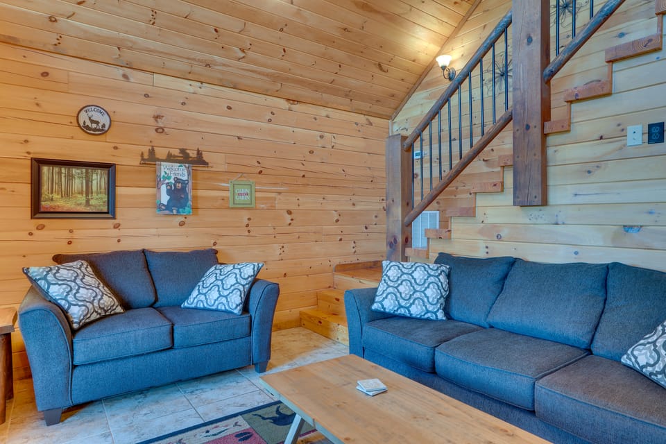 1 Mi to Current River: Sunset-View Van Buren Cabin House in Van Buren