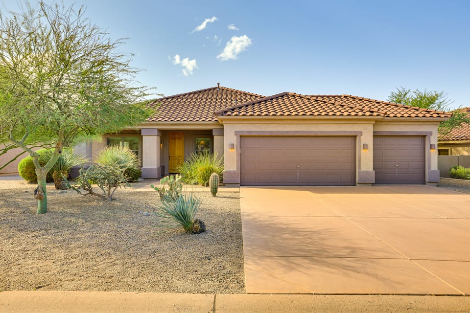 Golfer's Retreat w/ Outdoor Oasis in Scottsdale! House in Carefree