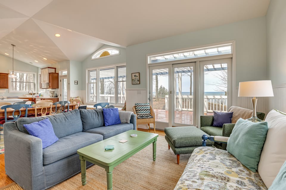 Cottage w/ Private Beach + Fire Pit in Manistee! Cottage in Wisconsin