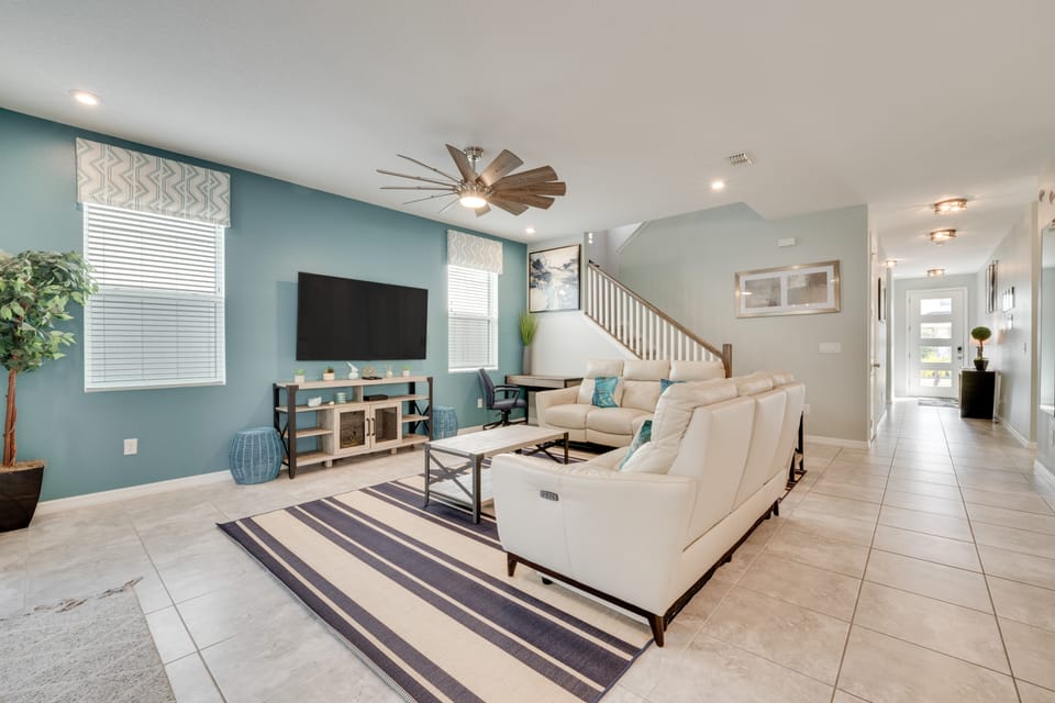 14 Mi to WDW: Family-Friendly Home w/ Movie Room! Villa in Four Corners