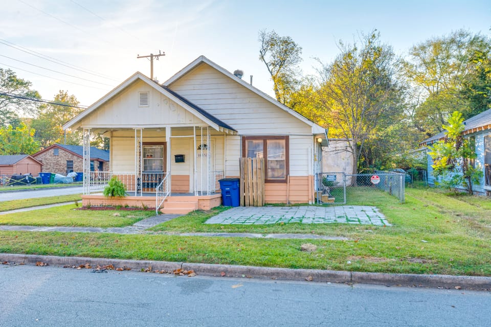 Centrally Located North Little Rock Studio w/ Yard Apartment in Little Rock