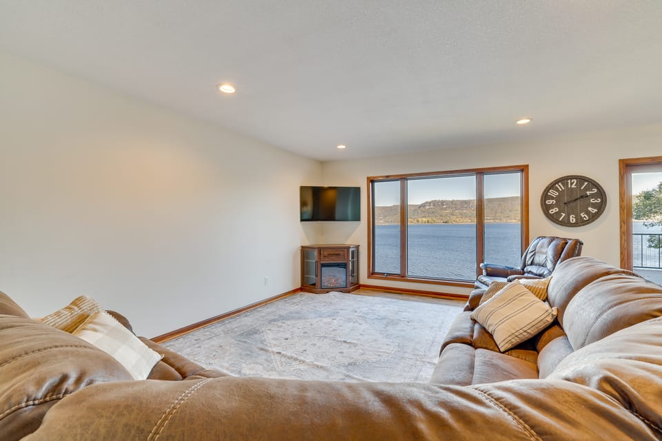 Dock & Views: Waterfront Home in Wabasha! House in Wisconsin