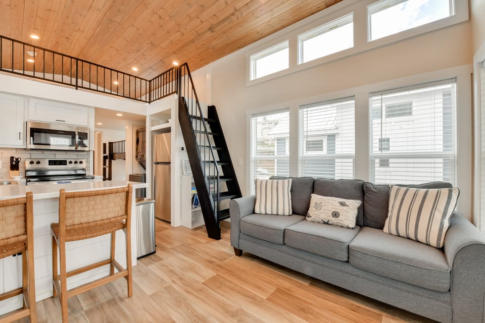 < 1 Mi to Marina: Lake Norman Home w/ Pool Access! House in Lake Norman