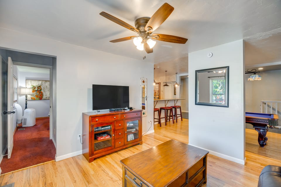 1 Mi to Red Rock Canyon: Old Downtown Loft Apartment in Old Colorado City