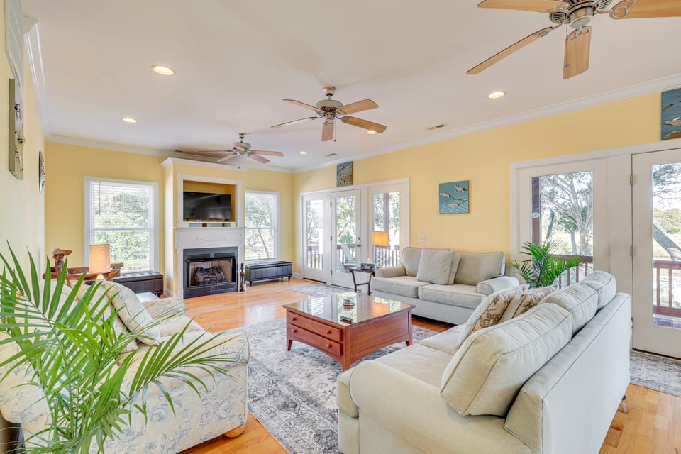 Waterfront Oak Island Home w/ Dock House in Oak Island