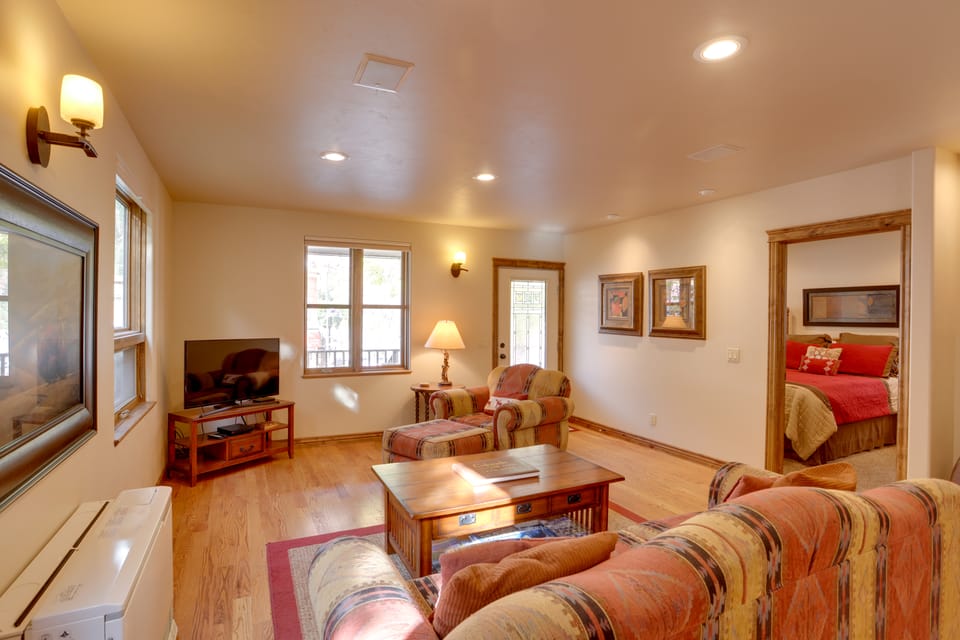 Patio & Mountain Views: Central Ouray Getaway! Apartment in Ouray