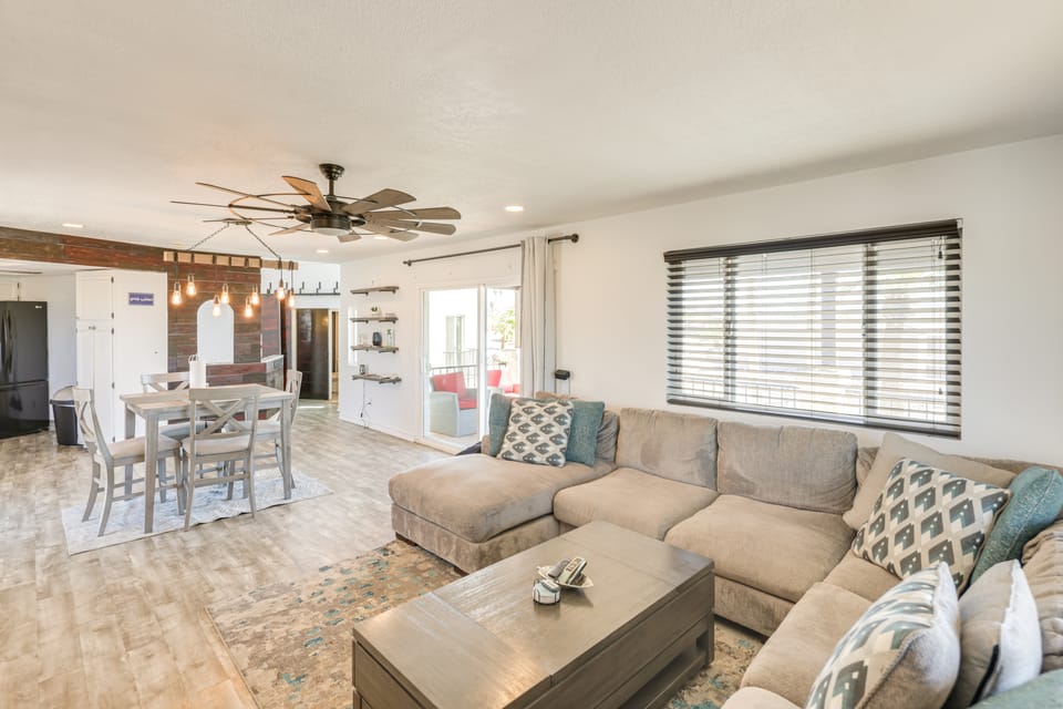 2 Mi to Lake Havasu & Dtwn: Home w/ Game Room! House in Lake Havasu City