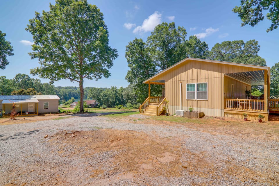 Lake-View Home in Statham w/ On-Site Fishing House in Georgia