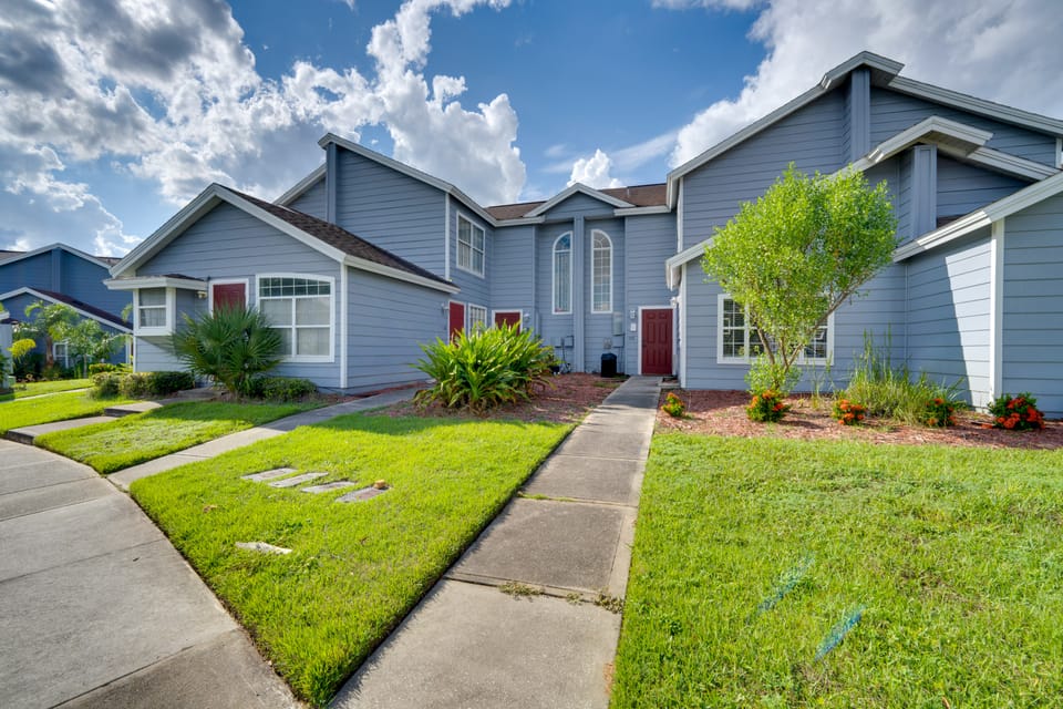 Pool + Patio: Family-Friendly Townhome By Disney! Apartment in Four Corners