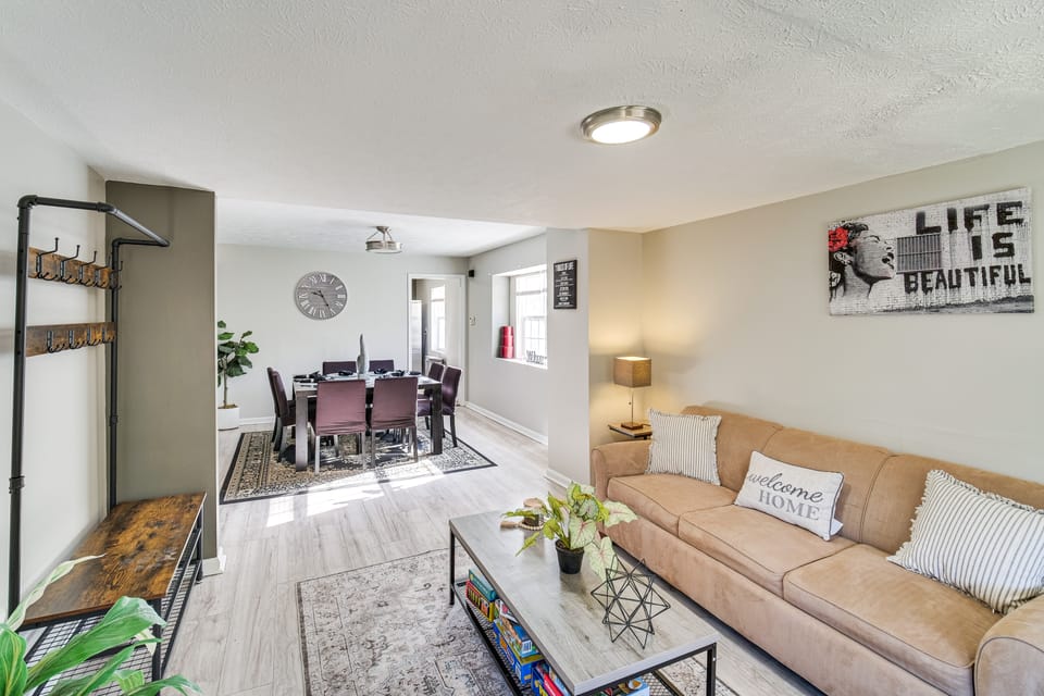 8 Mi to Dtwn: Cleveland Family Home House in Cleveland Heights