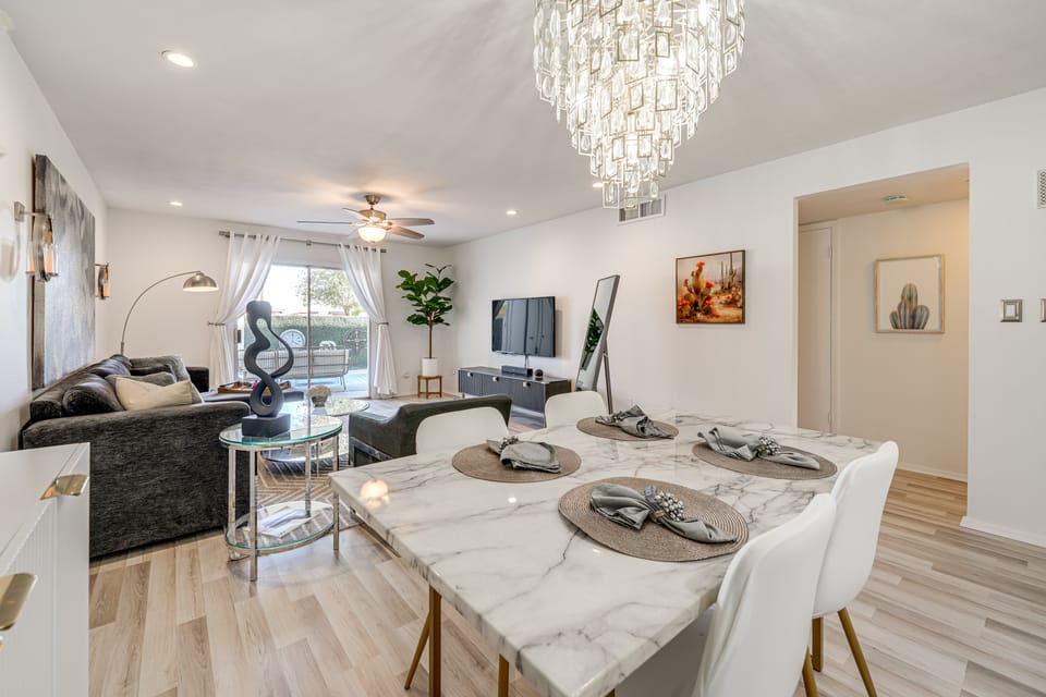 Furnished Patio, Pool Access! Scottsdale Retreat Apartment in Scottsdale