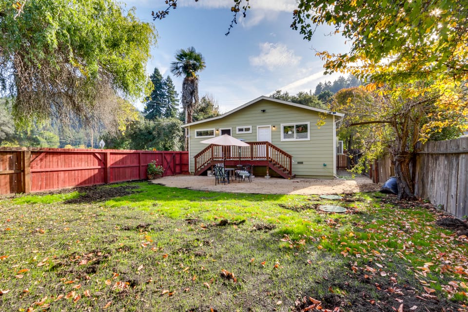 Steps to Russian River: Peaceful Monte Rio Retreat House in Monte Rio