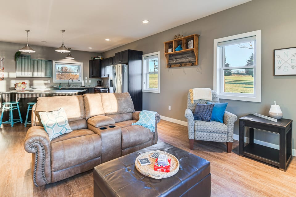 Lakefront Gem: Grills & Fire Pit in Dent House in Minnesota