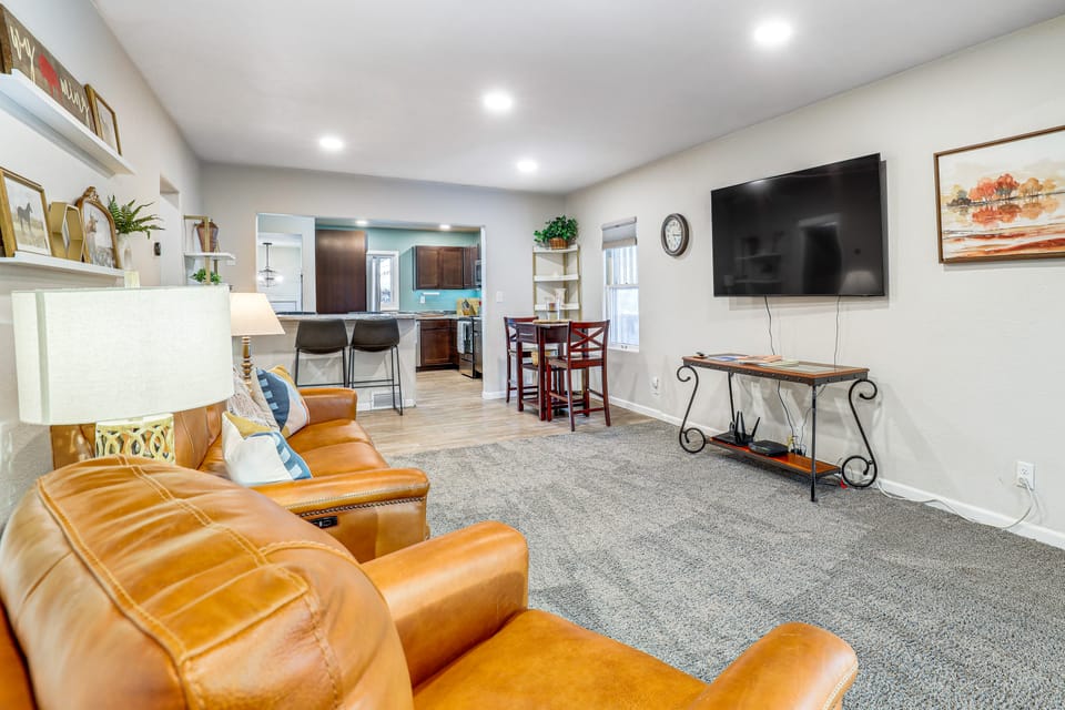 1 Mi to Dtwn Casper: Homey Getaway w/ Yard! House in Casper