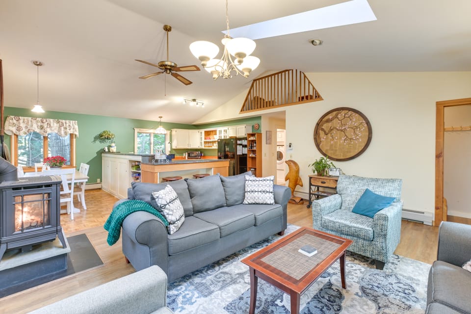 1 Mi to Acadia: Home Near Downtown Bar Harbor! House in Acadia National Park