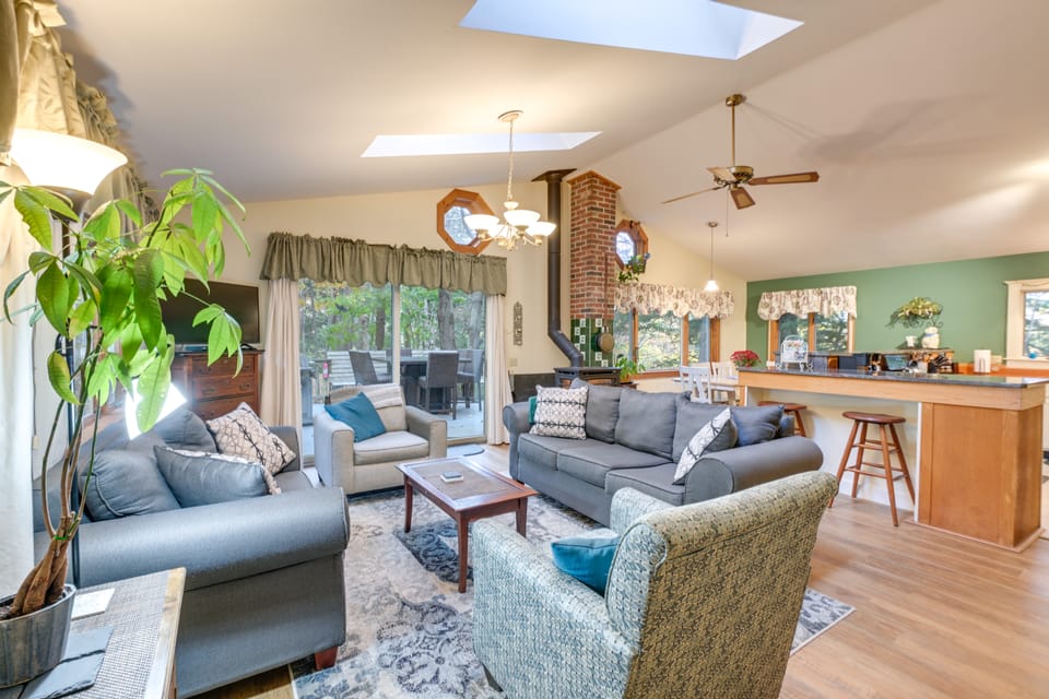 1 Mi to Acadia: Home Near Downtown Bar Harbor! House in Acadia National Park