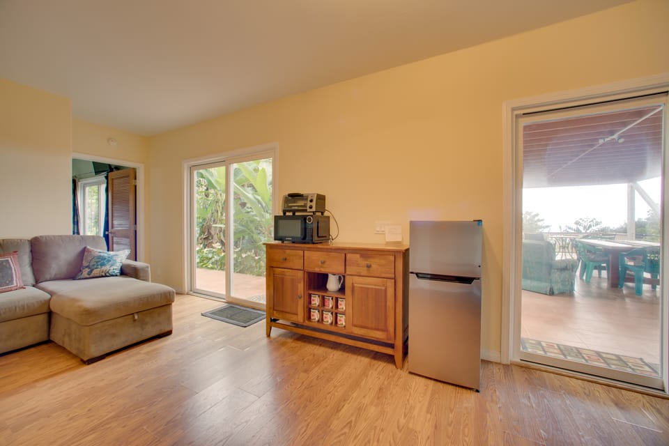 8 Mi to Magic Sands Beach: Tranquil Home w/ Lanai! Apartment in Holualoa