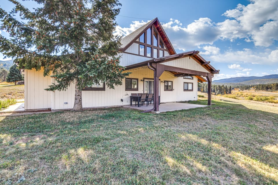 5 Mi to Dtwn Evergreen: Mtn-View Escape House in Colorado