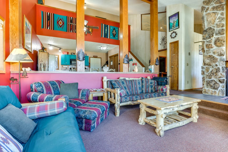 Walk to Ski Lift & Hiking: Granby Ranch Condo! Apartment in Granby