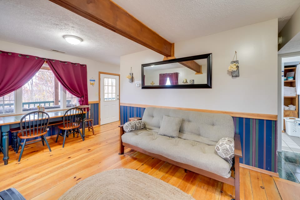 Shared Pond at Retreat in Rosedale! Cottage in Ohio