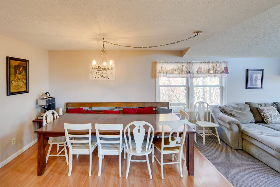 Hike & Picnic at Group Getaway in Rosedale! House in Ohio