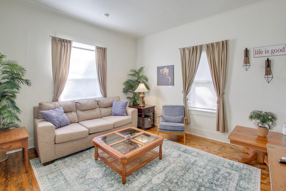 Near Oaklawn Casino & Dtwn: 'Capone's Hideout' House in Hot Springs