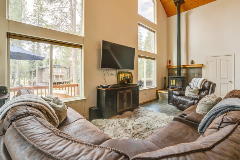 Neighborhood Beach Access! Soda Springs Getaway House in Sierra Nevada