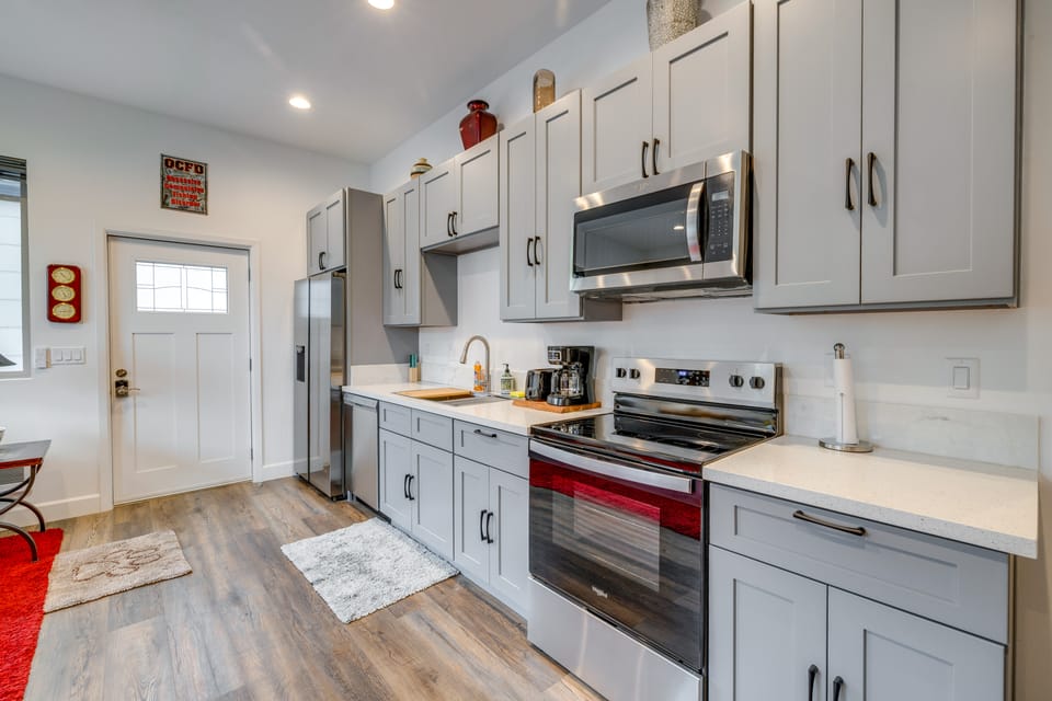 Fish, Hike & More: Tillamook Bay Escape! Apartment in Garibaldi