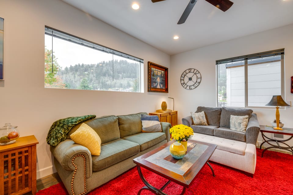 Fish, Hike & More: Tillamook Bay Escape! Apartment in Garibaldi