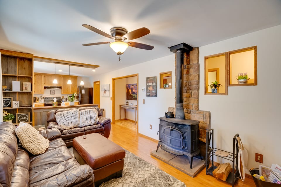 Fish, Hike & Sightsee: Lovely Florissant Cabin! House in Colorado
