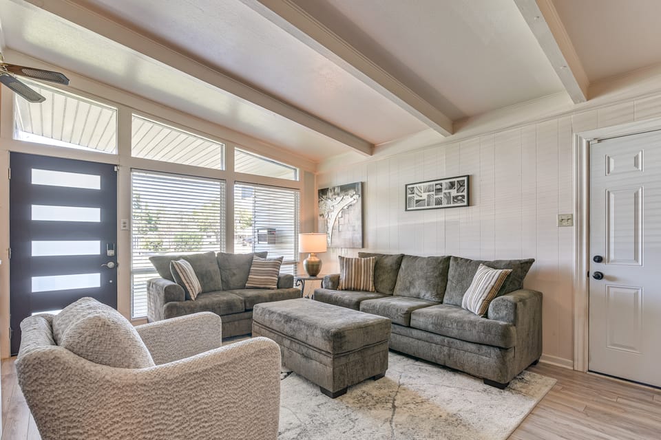 5 Mi to Texas City Dike & Beach! Family Hideaway House in Texas City