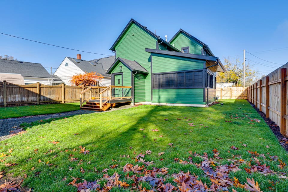 Walk to Independence Theatre: Dtwn Retreat! House in Independence