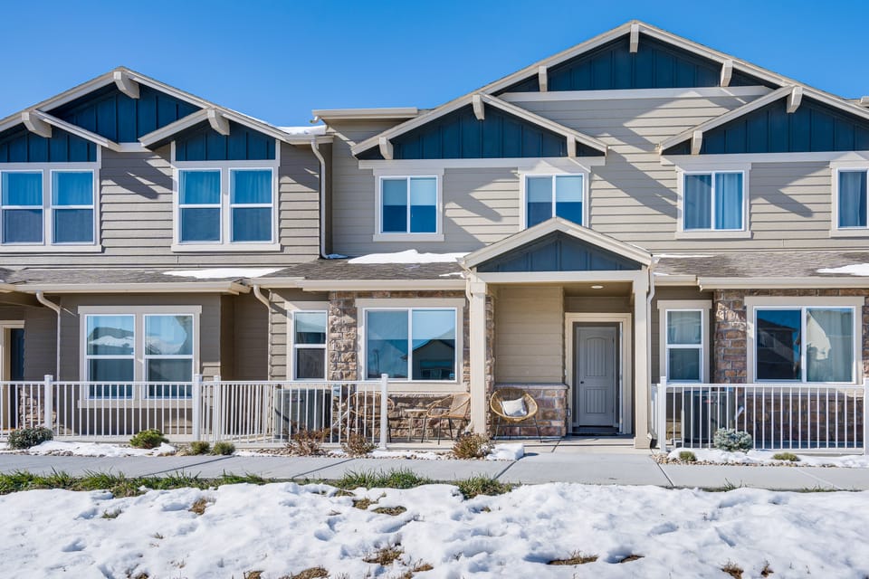 10 Mi to Fort Carson: Newly Built Townhome! Apartment in Colorado Springs