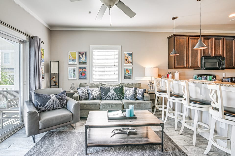 Walk to Shore: Myrtle Beach Home w/ Pool Access! House in Myrtle Beach