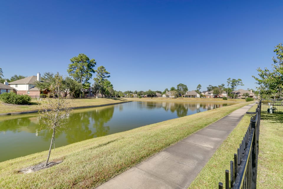Lake-View Home w/ Pool Access in Legends Ranch! House in Texas