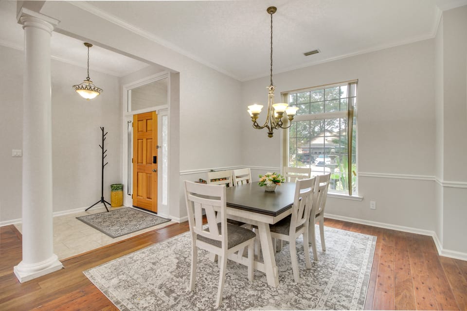 3 Mi to Oglethorpe Mall: Home w/ Fenced Yard! House in Savannah