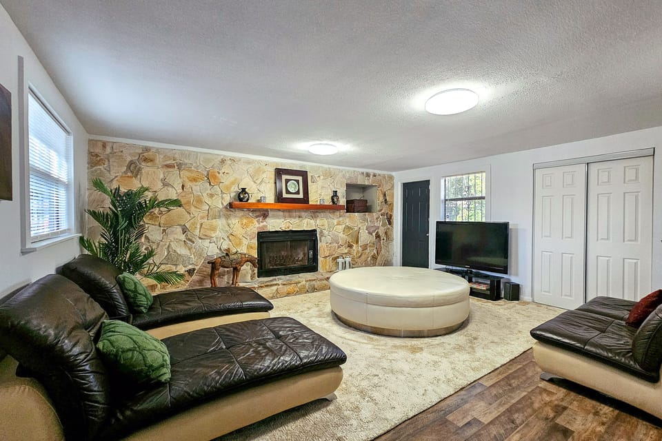 2 Mi to Cocoa Riverfront Park: Home w/ Patio! House in Florida