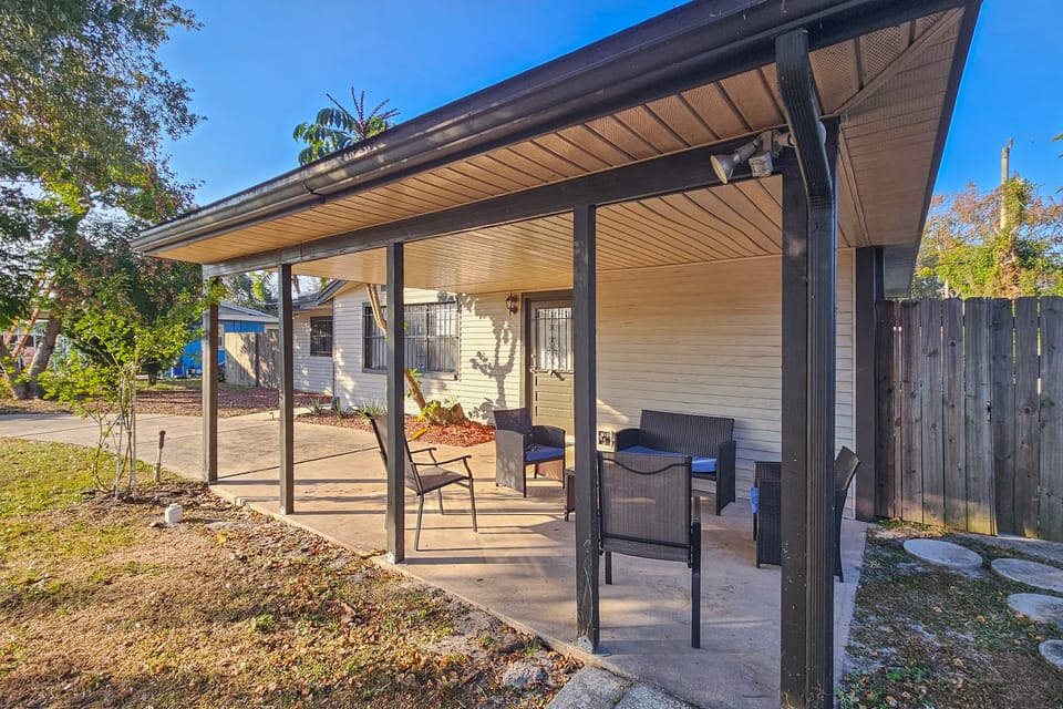2 Mi to Cocoa Riverfront Park: Home w/ Patio! House in Florida