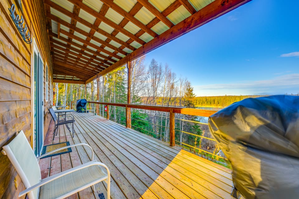 River Views & Fire Pit: Cozy Soldotna Apartment! Apartment in Soldotna