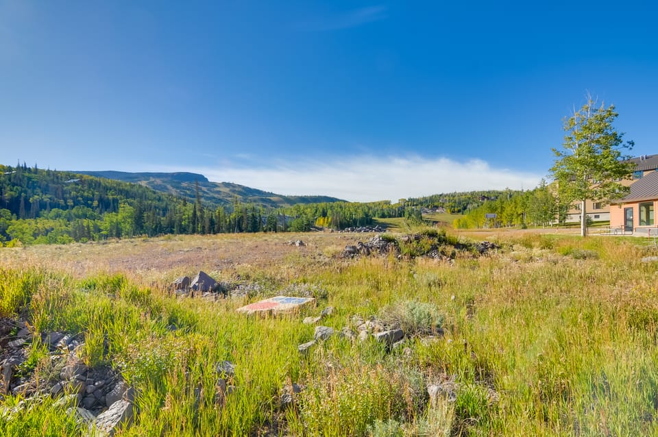 1/2 Mi to Brian Head Resort! Mtn-View Condo Apartment in Brian Head