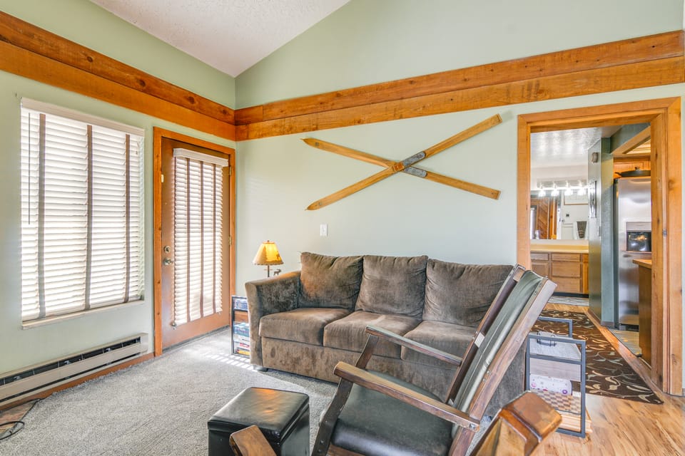 1/2 Mi to Brian Head Resort! Mtn-View Condo Apartment in Brian Head