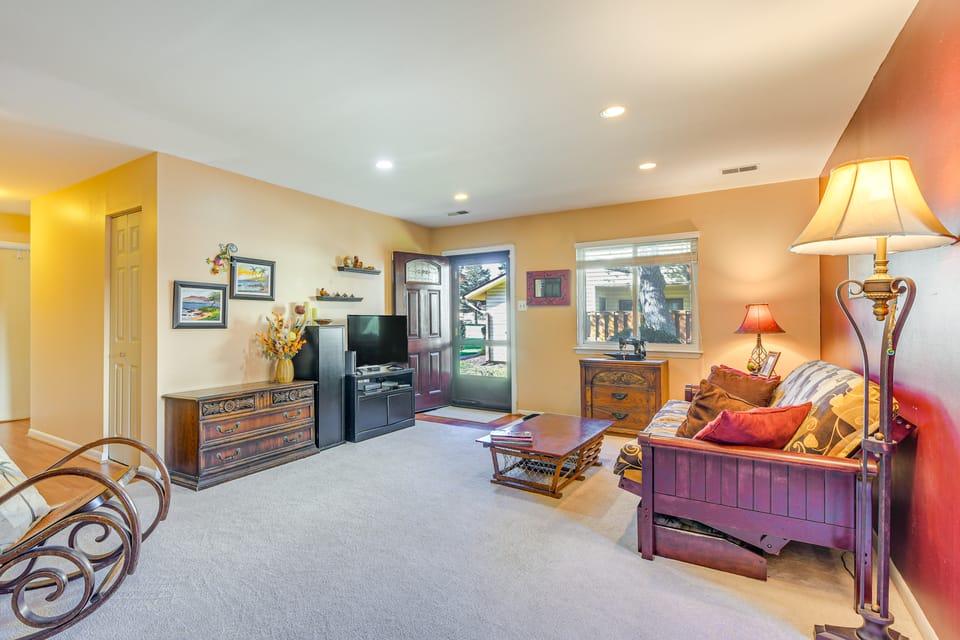 Travel Nurses Welcome! Quaint Alexandria Condo Apartment in Virginia