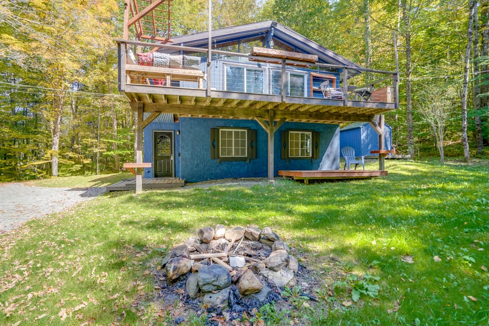 6 Mi to Slopes: Forest-View Haven in West Dover! House in Dover