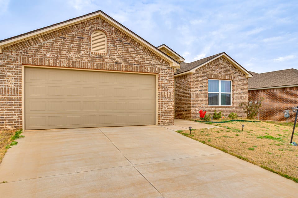 Families w/ Pets Welcome! Home 22 Mi to Dtwn OKC House in Oklahoma City