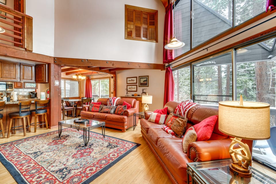 Shuttle to Slopes: Northstar Gem w/ Hot Tub Access House in Northstar Drive