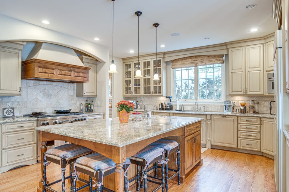 Walk to DU, Dining & Parks: Spacious Denver Home! House in Denver