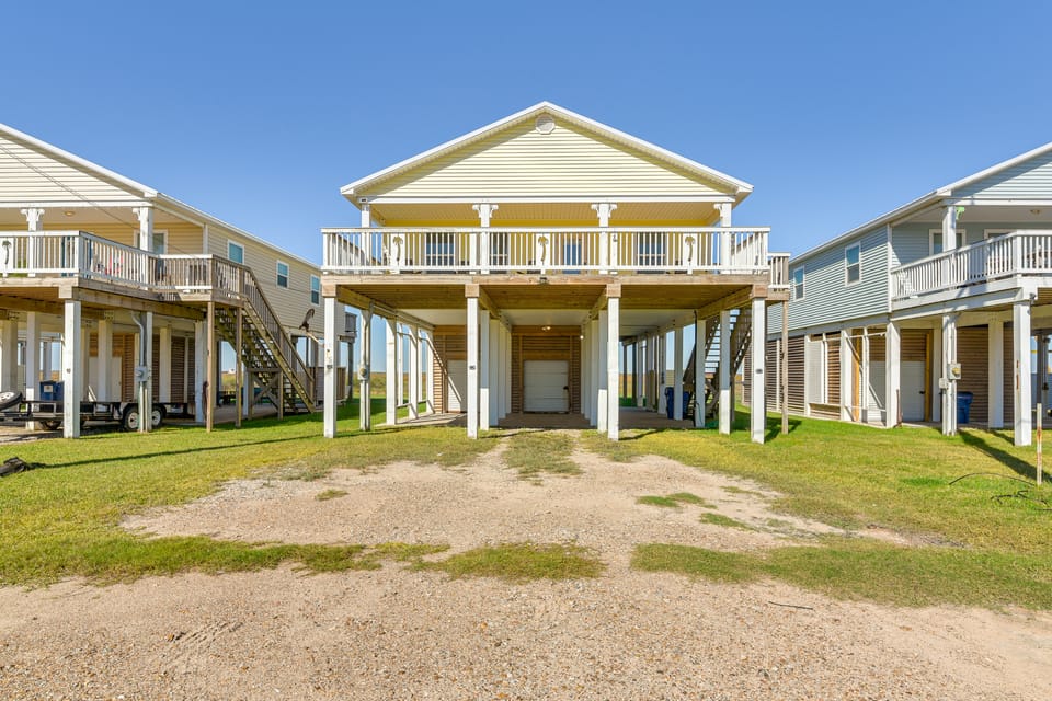 Walk to Beach: Gulf-View Home in Surfside Beach! House in Surfside Beach